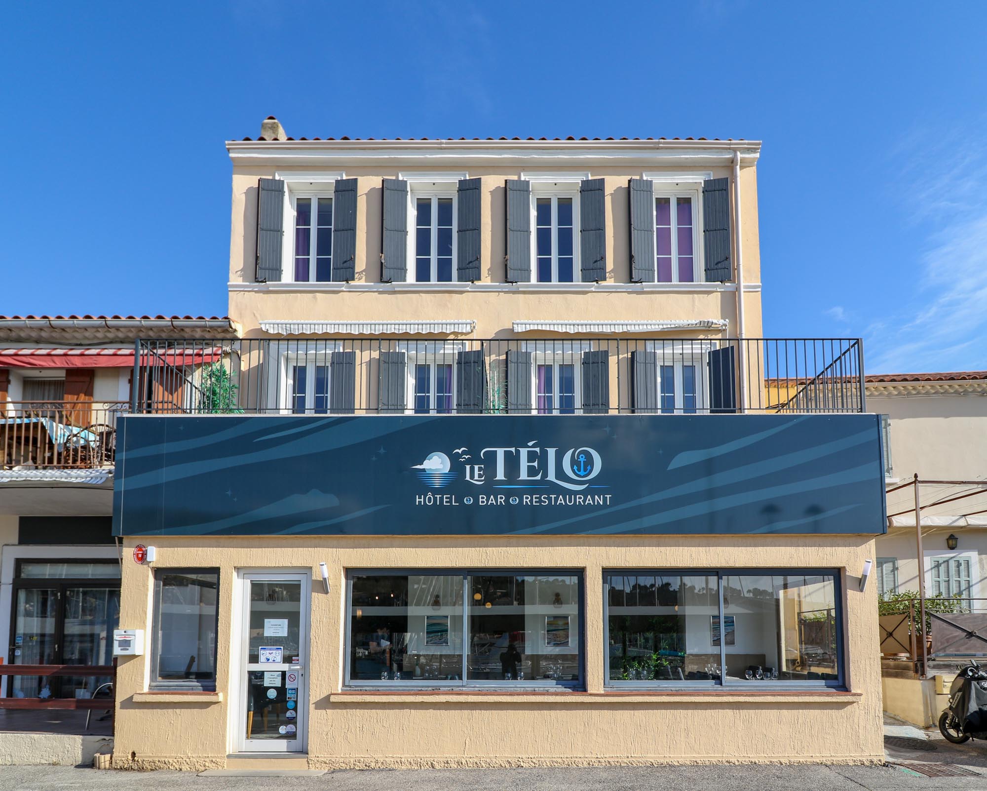 Façade - Le-Télo-Restaurant-Port-Saint-Mandrier-Sablettes-La Seyne-Var